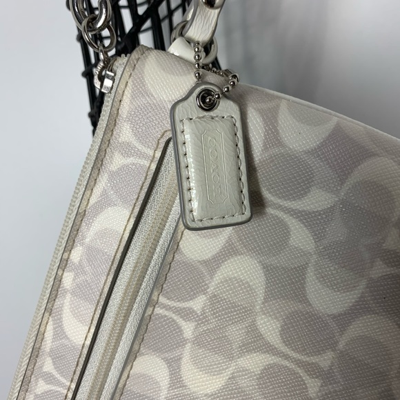 Coach Wristlet - Picture 4 of 6